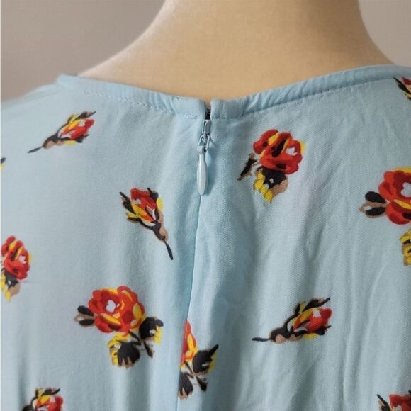 J Crew Faux Wrap Floral Mini Dress
Cottagecore Summer Ruffles - Picture 9 of 16